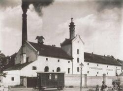 Lobečský pivovar na dobové fotografii
