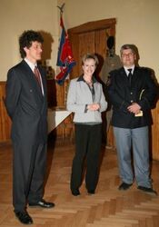 U sokolského praporu